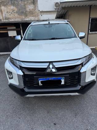 MITSUBISHI L200 TRITON 2.4 16V TURBO DIESEL SPORT HPE-S CD 4P 4X4 AUTOMÁTICO